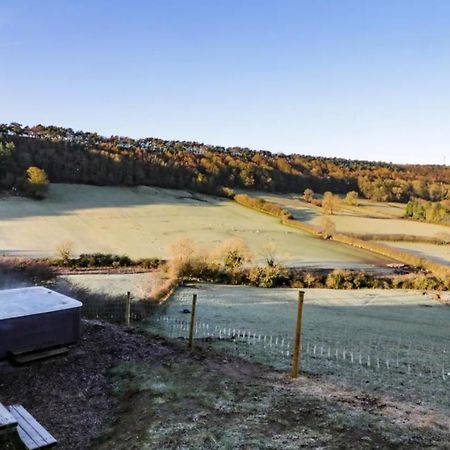 Shepherds Hut By Stepney Stays Scarborough Bagian luar foto