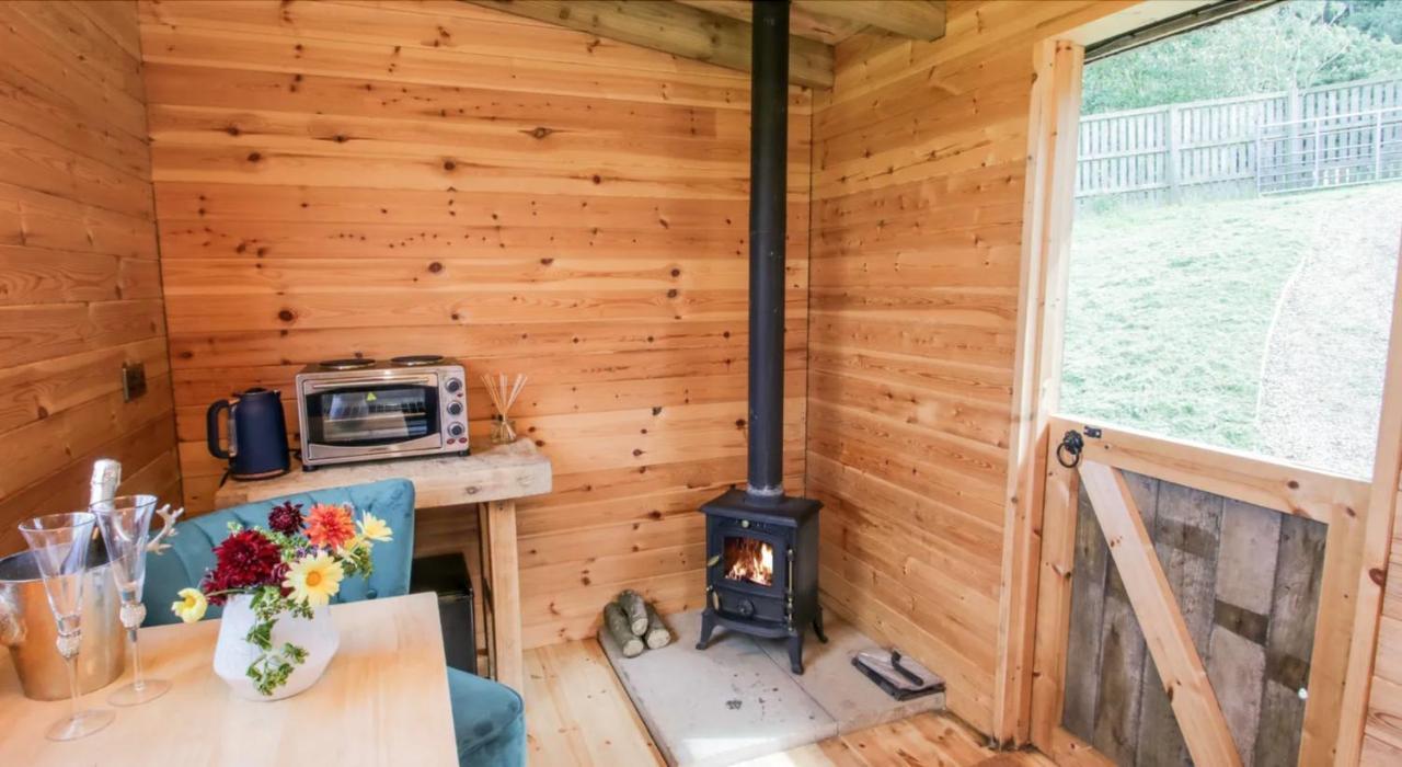 Shepherds Hut By Stepney Stays Scarborough Bagian luar foto